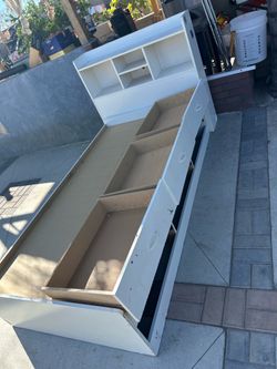Twin size bed