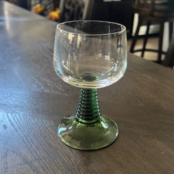 VTG Rhein Roemer Goblets Gold Ring Around  Rim Size 5 5/8 In green ribbed stem
