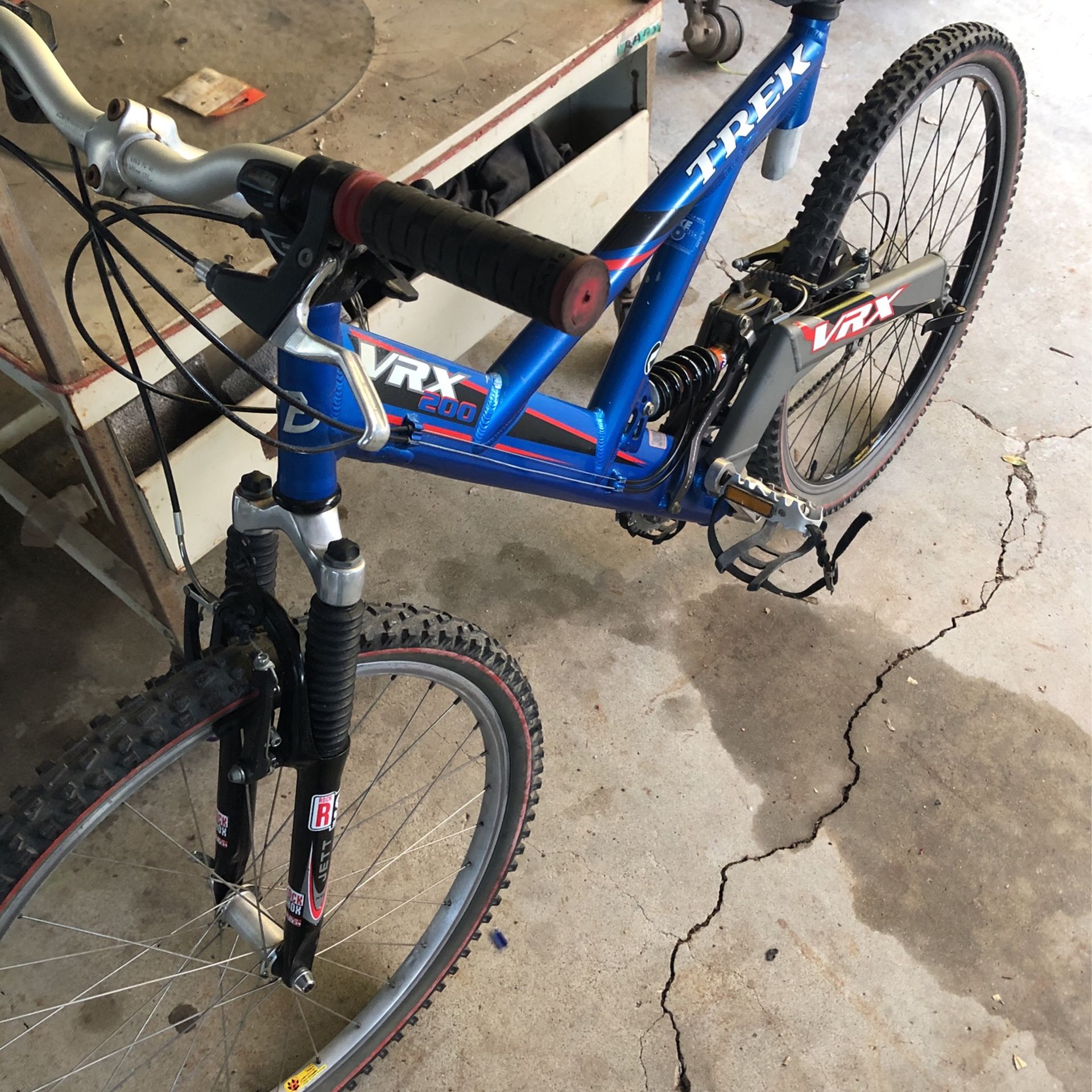 TREK VRX 200 MOUNTAIN BIKE for Sale in Escondido, CA - OfferUp