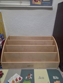 Bookshelf Montessori Toddlers
