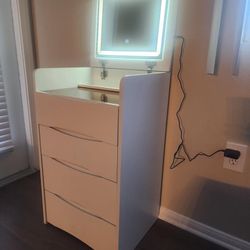 NEW Vanity Compact Design . 3 Modes LED Lighted Mirror, Makeup Vanity , 3 drawers dress, desk*