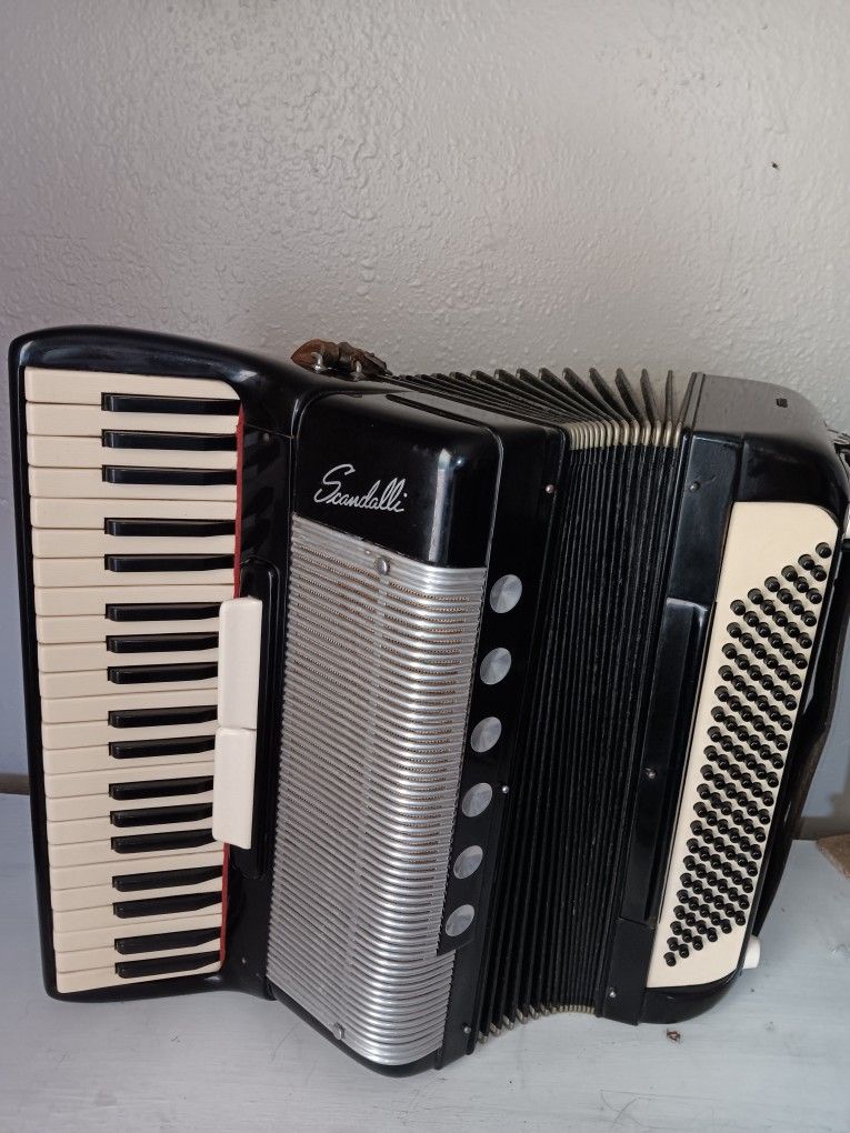 Accordion Estilo Norteño for Sale in Exeter, CA OfferUp