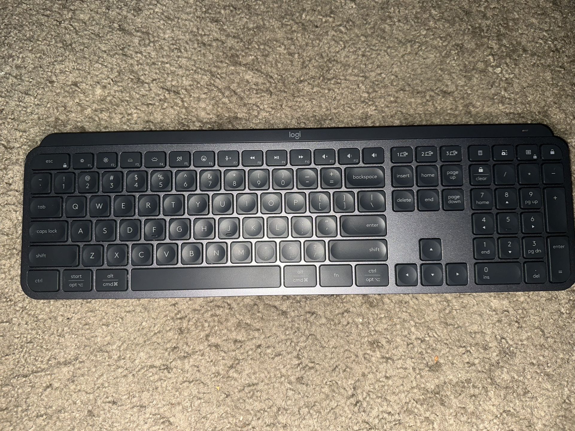 Logitech Keyboard 