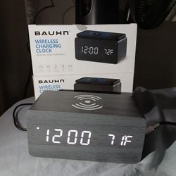 Reloj Depertador. Carga Inalambrica Para Phones ...