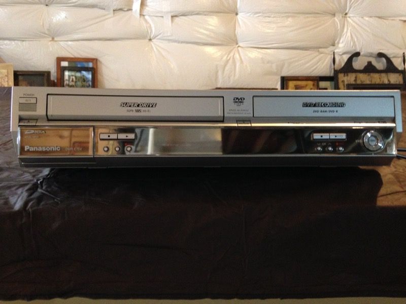 Panasonic DVD/VCR Combo DVD/VHS Player