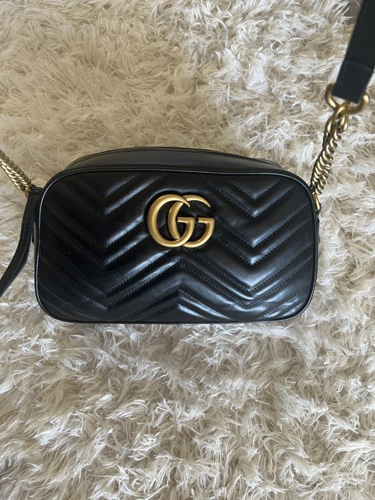 Gucci GG marmont Bag Like New