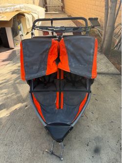 Bob revolution double stroller