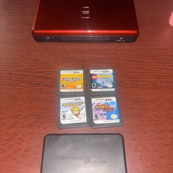 Nintendo DS Lite Bundle – 4 Games – Excellent Condition