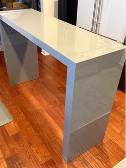 Bar Top Table