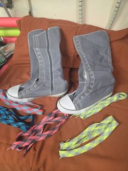 Canvas type lace-up knee high sneaker
