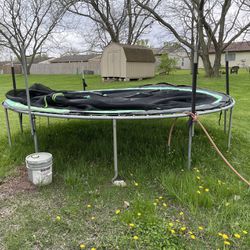 Trampoline 