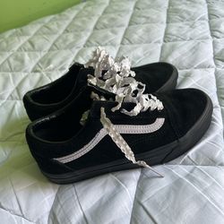 Vans juniors size 4