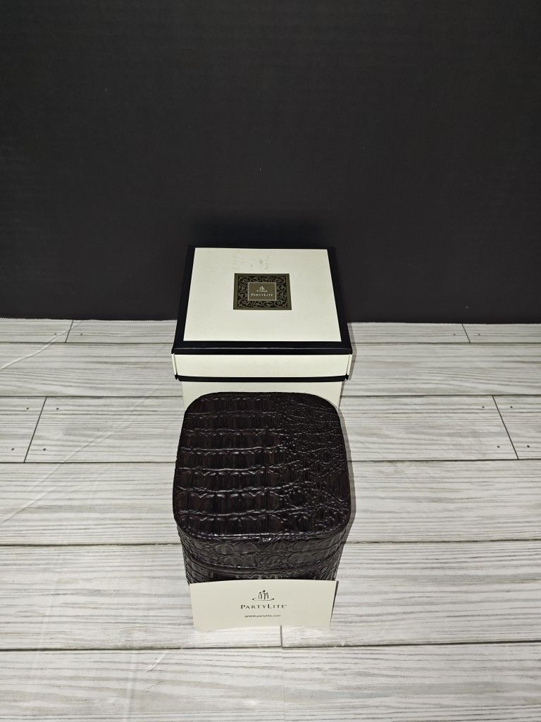 Partylite Square Candle Vintage Leather Scent G35439 With Faux Leather Gift Box