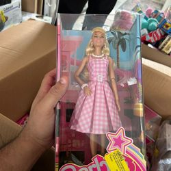 Barbie The Movie Collectible Doll, Margot Robbie as Barbie in Pink Gingham Dress