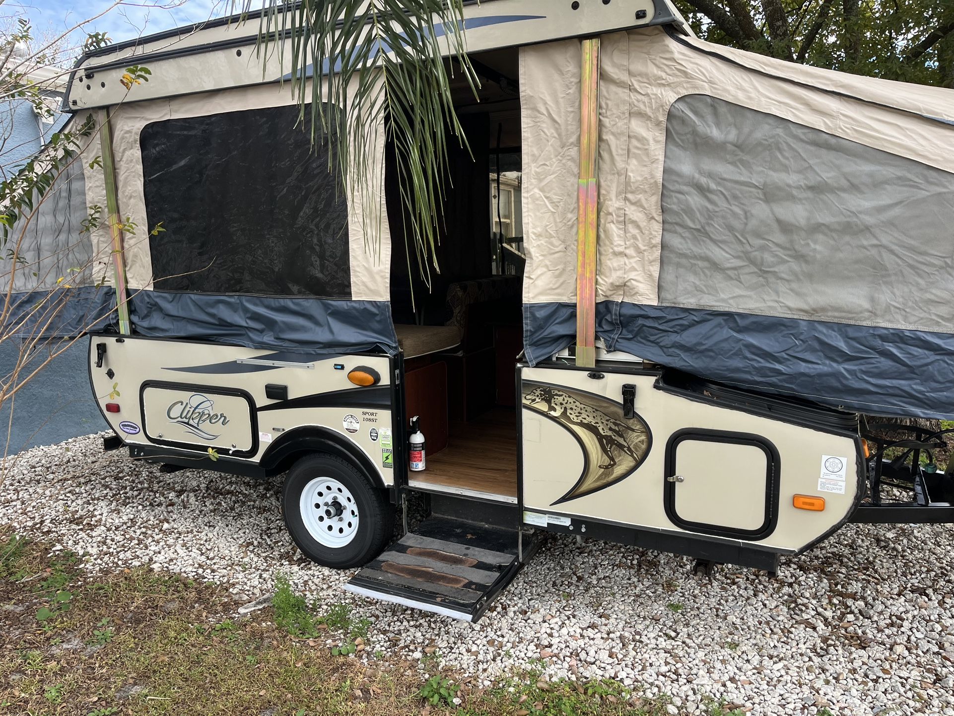 2014 Coachmen Clipper Pop up Camper