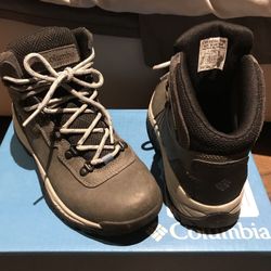 Columbia Newton Ridge Hiking Boots