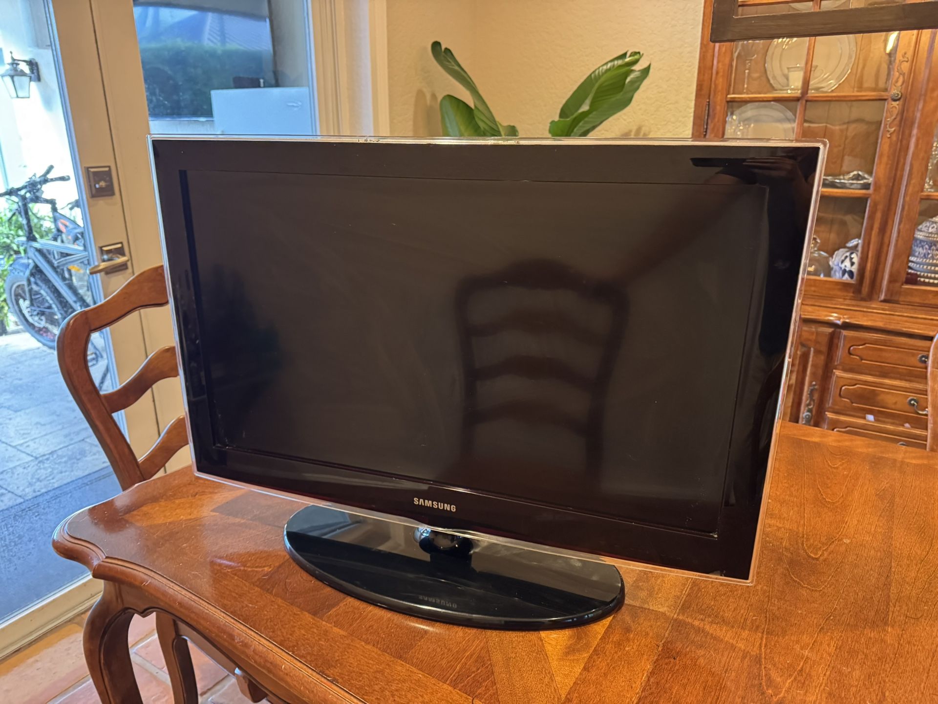 Samsung 32 Inch LED Tv