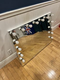 Impressions Hollywood Premier Pro Vanity Mirror