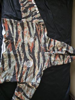 Darc sport Wolves (she) camo crop style hoodie
