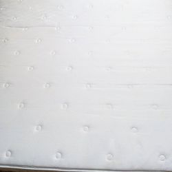 Serta Kin,g matt,ress 11 inch, medium feel, tight Top, innersprin,g. Delivery available.