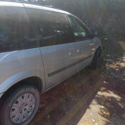 2005 Dodge Caravan