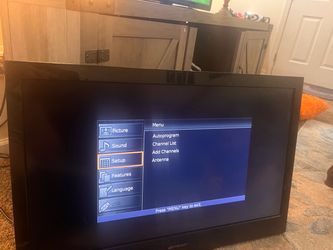 32” Emerson Flat Screen TV w/ wall mount pre attached
