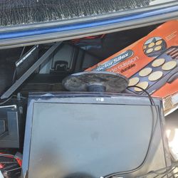 EVERYTHING IN MY TRUNK MUST GO