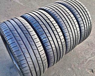 225/65/17 Michelin Tires con 80% de vida las 4