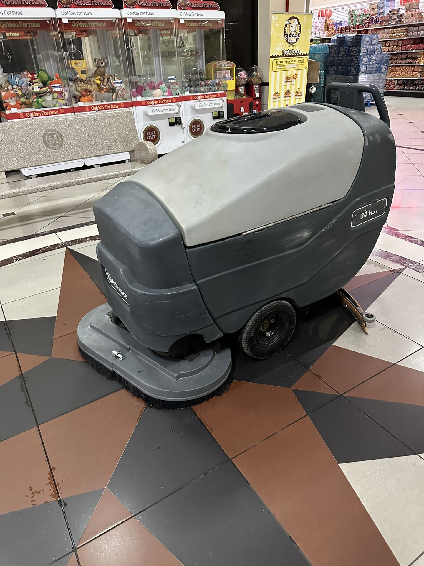 Floor Scrubbers Machines (READ DESCRIPTION PLEASE 🙏)