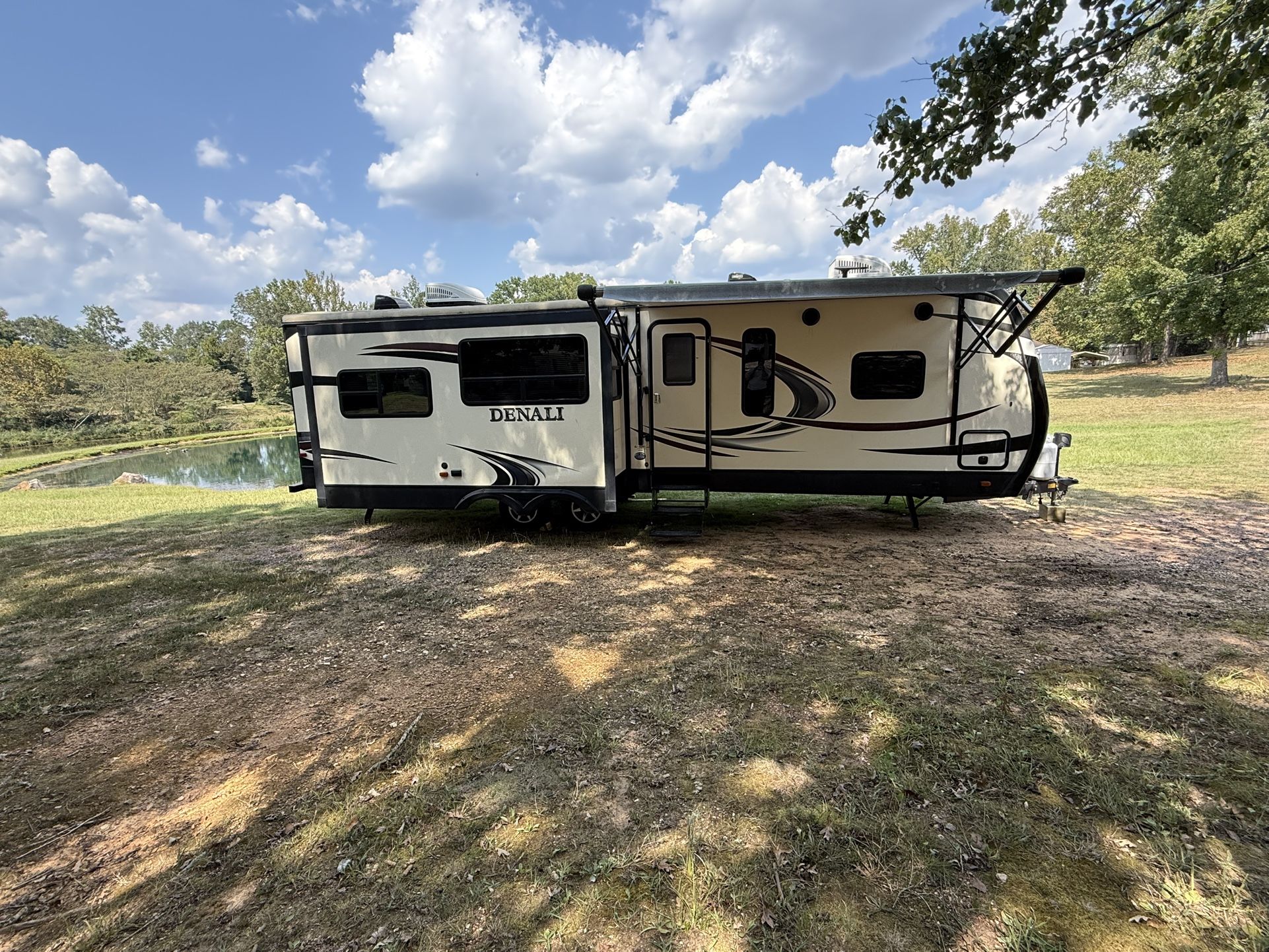 2017 Dutchman Denali Camper 