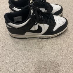 Kids Nikes Size 5y 