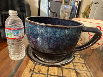 Ceramic flower pot