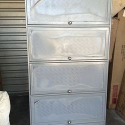 Gabetero nuevo con puerta