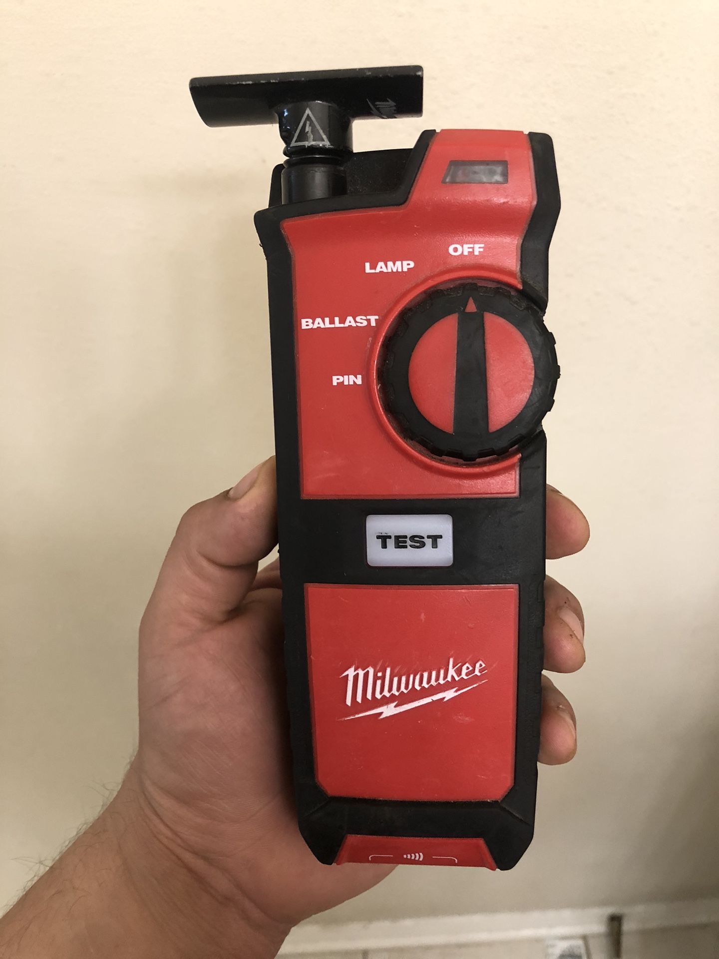 Milwaukee Tools Fluorescent Light & Ballast Tester