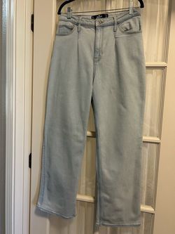 HOLLISTER Size 9 Short W29 L29 Great condition