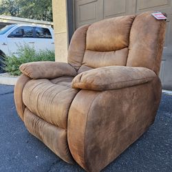 XL ROCKER RECLINER CHAIR