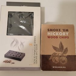NEW Outset Cast Iron Wood Chip Smoker Box with Premium Hickory Wood Chips - In Box
Christmas Gift for Dad!
