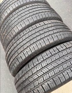 215_60R17 Goodyear tires usadas en perfecta condición 80%life