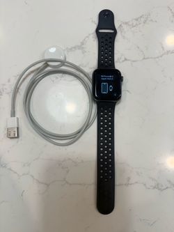 Apple Watch Nike+ Series 4 44mm GPS + Cellular – Charger – $60