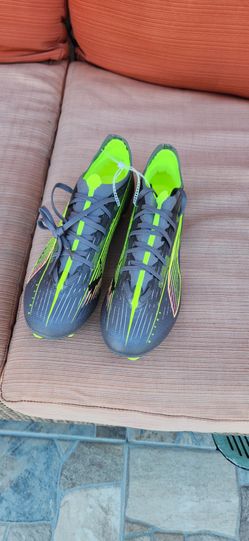 Puma ultra soccer cleats