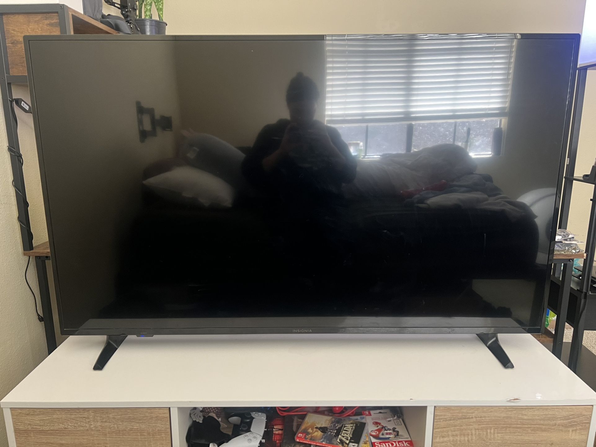 55 in tv with stand
