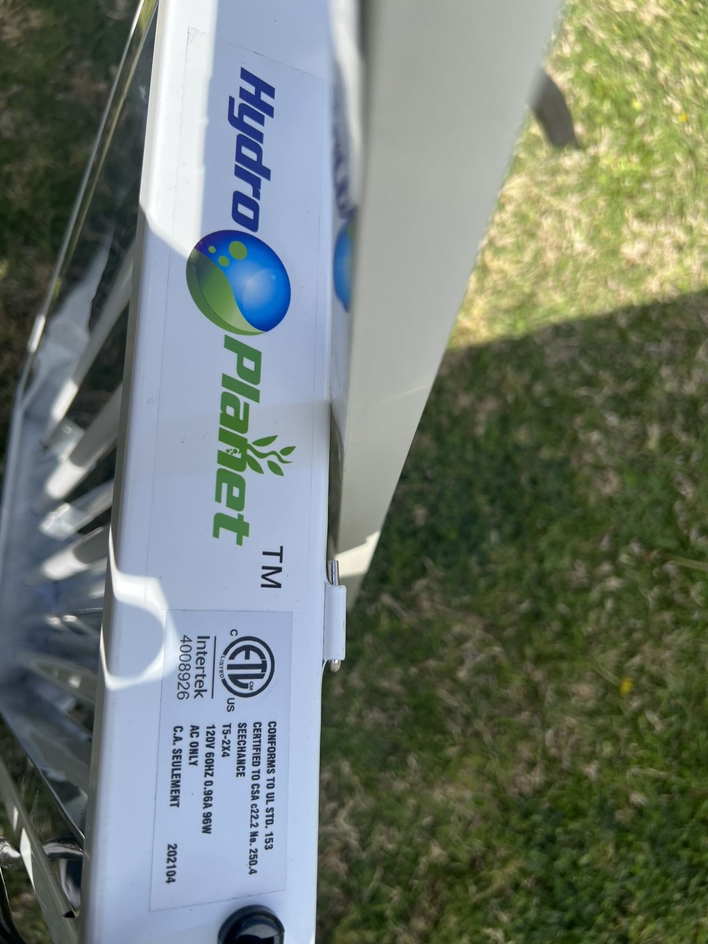 HYDRO PLANET T5 Grow Lights 2 Feet 4 Bulbs Fixture