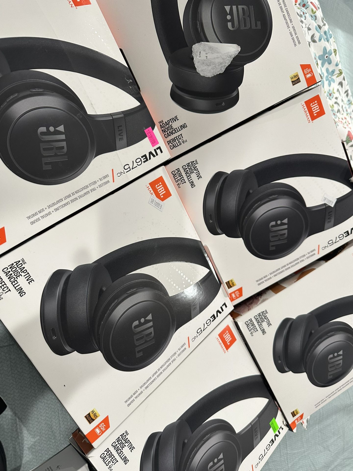 JBL by Harman Live 675NC Wireless Adaptive Noise Cancelling Headphones New