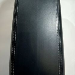 18 Cherokee Armrest/ Center Console Lid Black Leather White Stitch