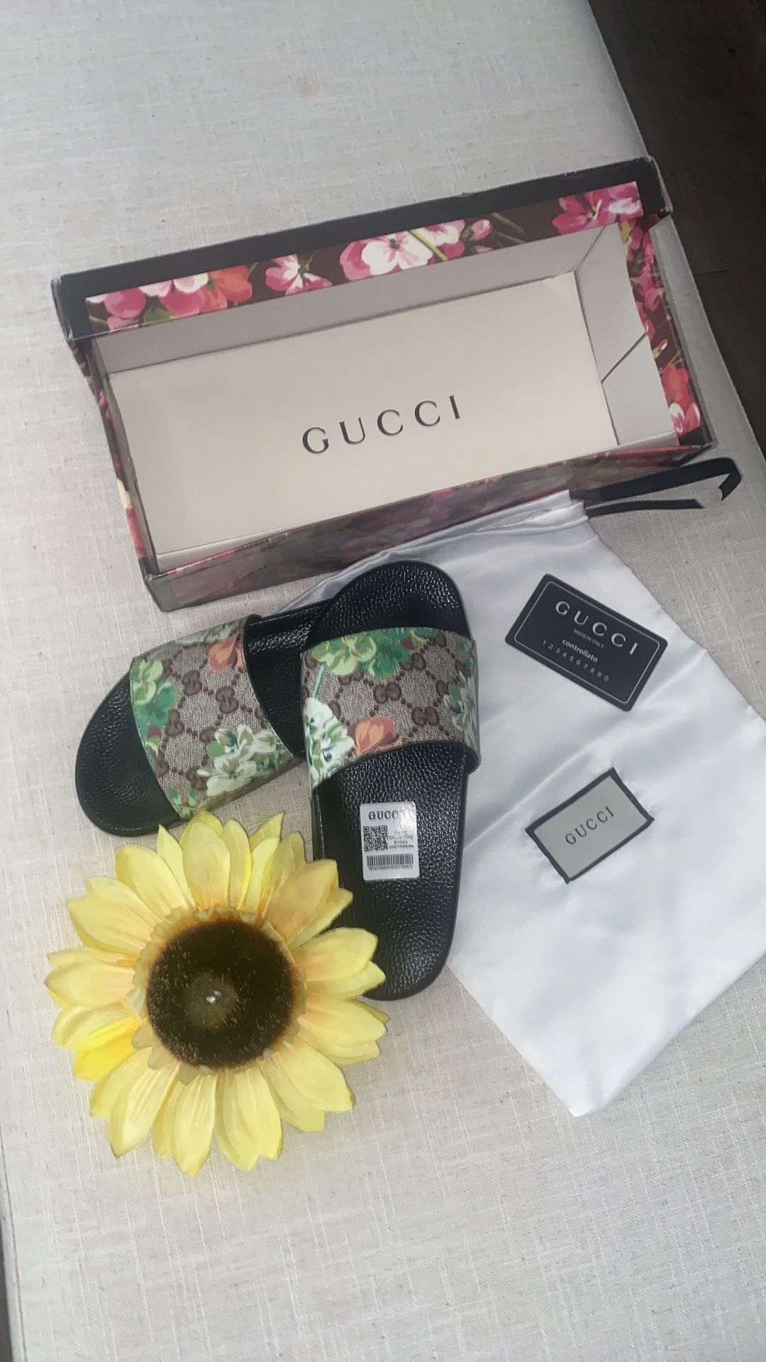 New Beautiful Gucci Size 6 