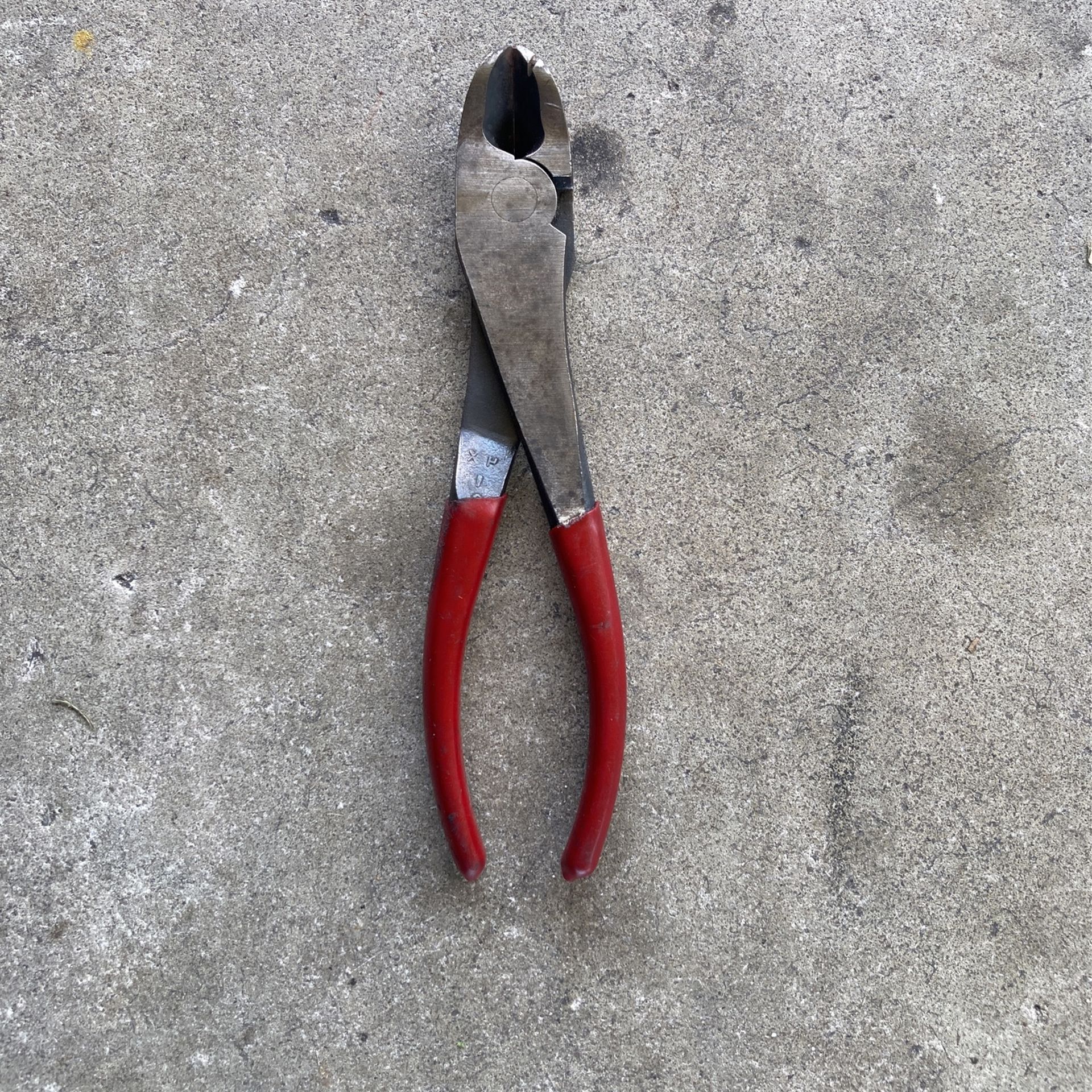 Pliers