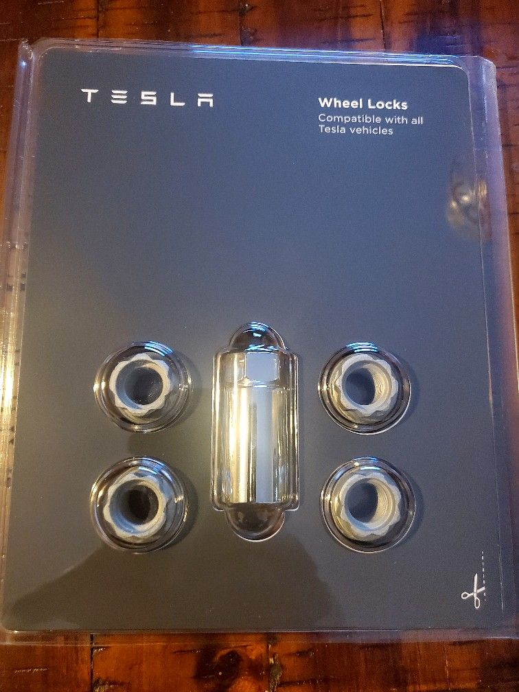 TESLA WHEEL LOCKS
