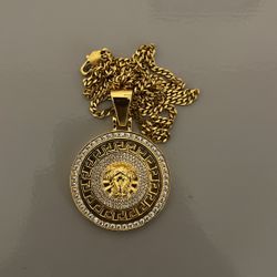 Medusa Pendant Necklace 
