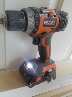 RIDGID DRILL AND BATTERY