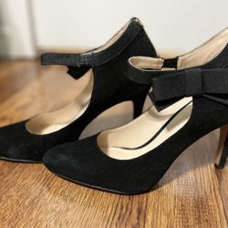 Beautiful Black Velvet Heels